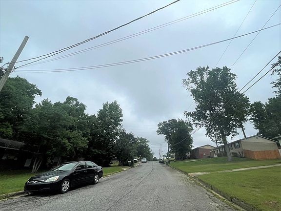 4th image of 2206 Parkview Cir
