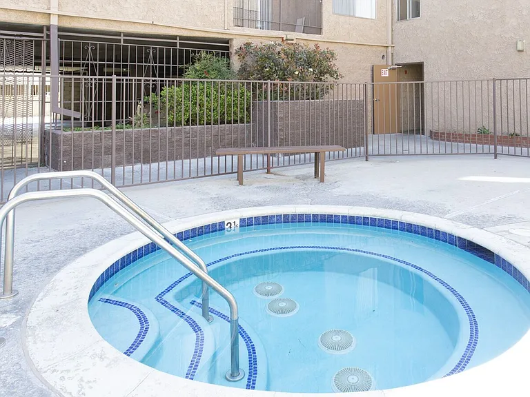 Welcome to Sherman West Apartments — Photo 10