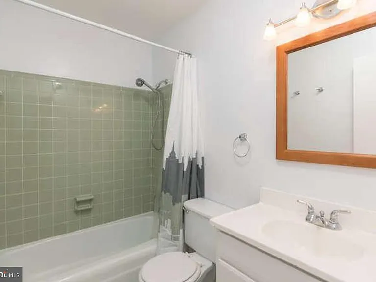 8302 Moline Pl — Photo 18
