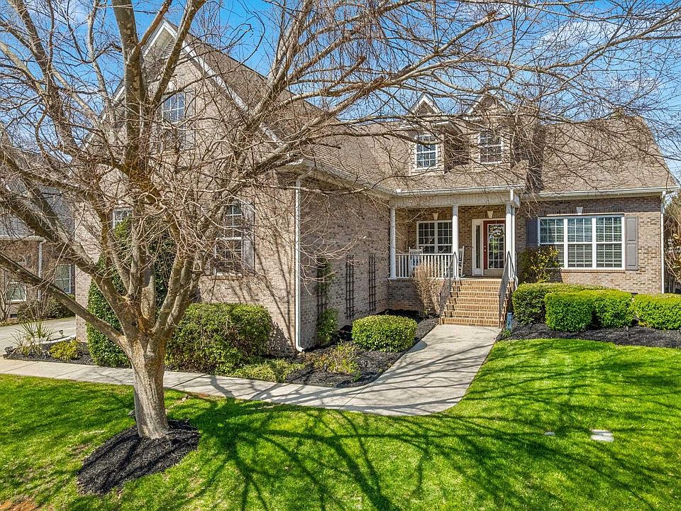 1st image of 300 Gladstone Way