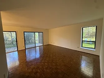 Flying Hills Apartments — Photo 5