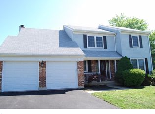 6 Country Hills Dr, Newark, DE 19711