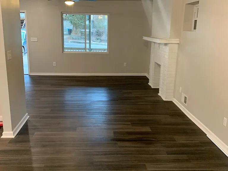 Living room w fireplace