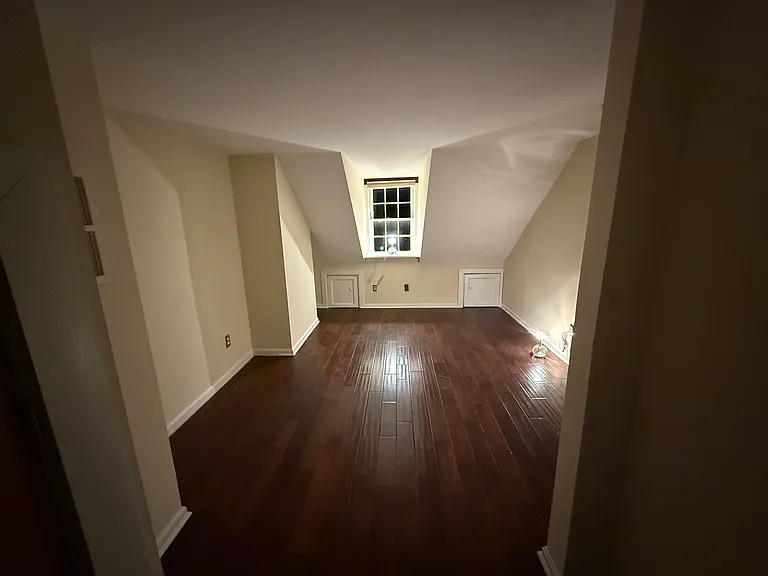 126 E Montgomery St — Photo 28