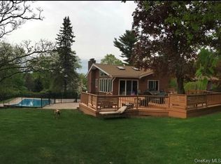 14 Roseholm Pl, Mount Kisco, NY 10549