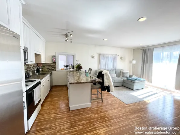 386 E 8th St APT 4, South Boston, MA 02127