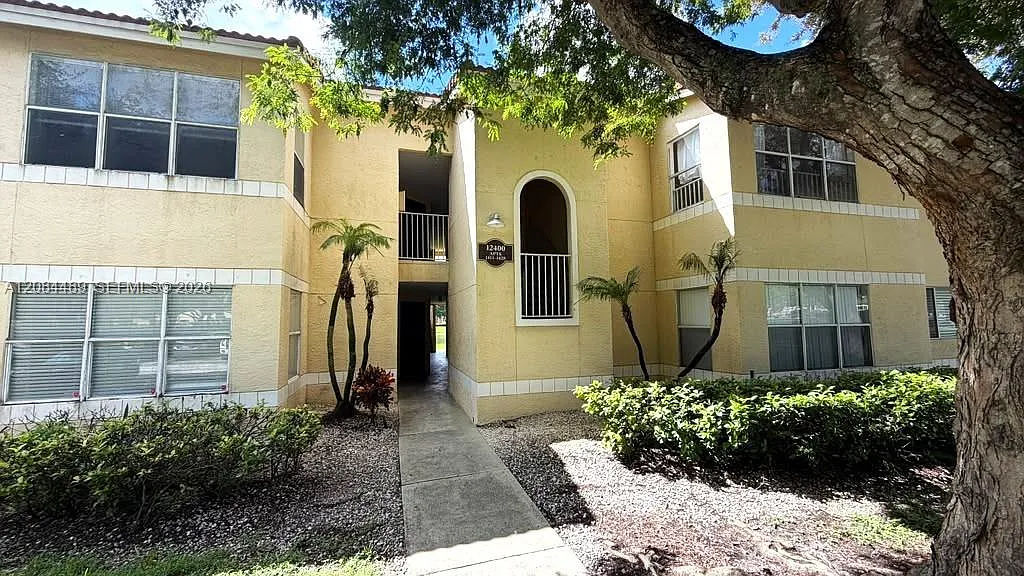Isles At Lago Mar Condo — Photo 1