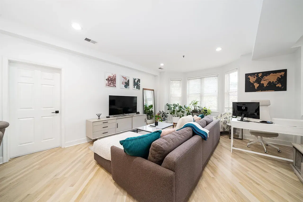 2 bed, 1243 sqft, $5,000 — Photo 2