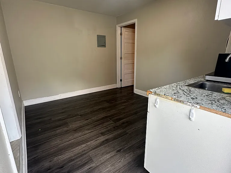 427 S Riverhills Dr — Photo 4