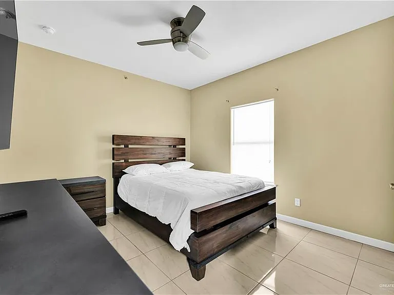 1200 E Camellia Ave — Photo 12