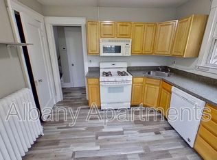 846 Warren St APT 2R, Albany, NY 12208