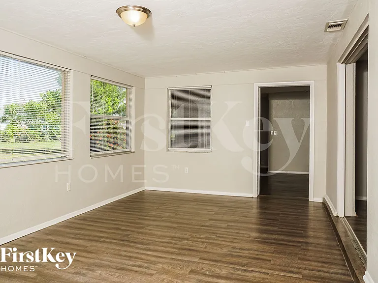 3567 Harbor Blvd — Photo 3