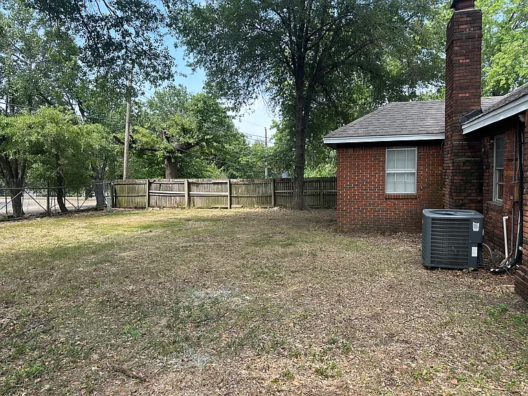 4697 Wooddale Ave — Photo 39