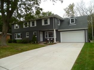 N James Rd, Peoria, IL 61614