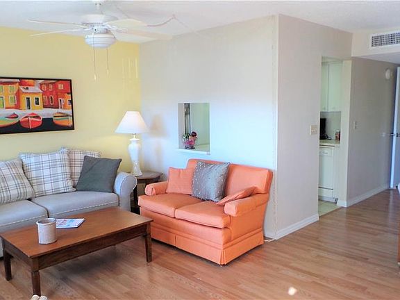 3rd image of 6 Quails Run Blvd Unit 5
