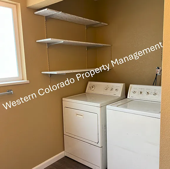 3058 Hill Ave — Photo 6