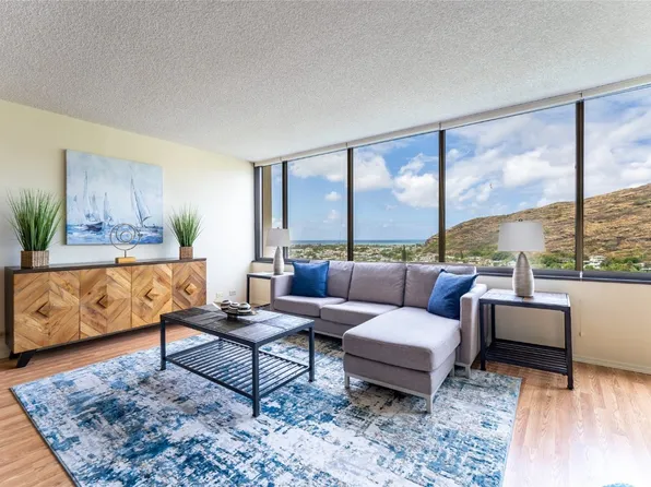 555 Hahaione St APT 11A, Honolulu, HI 96825