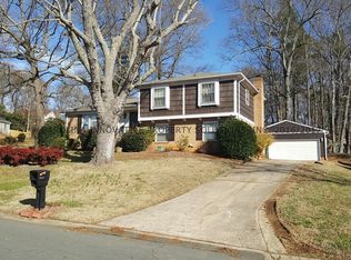 5901 Powder Horn Rd, Charlotte, NC 28212