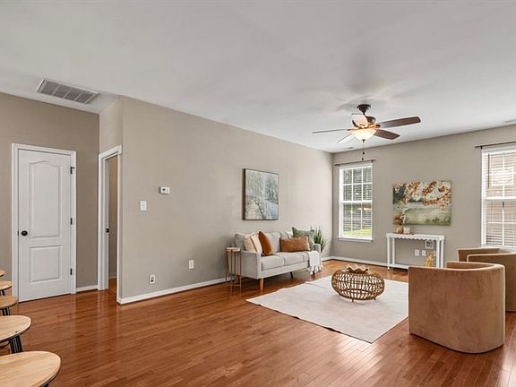 5th image of 7319 Vicenzo Dr