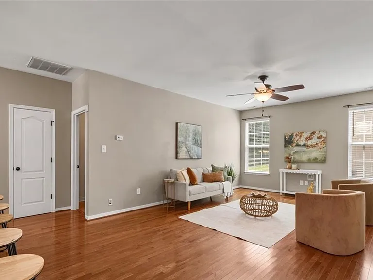 7319 Vicenzo Dr — Photo 5