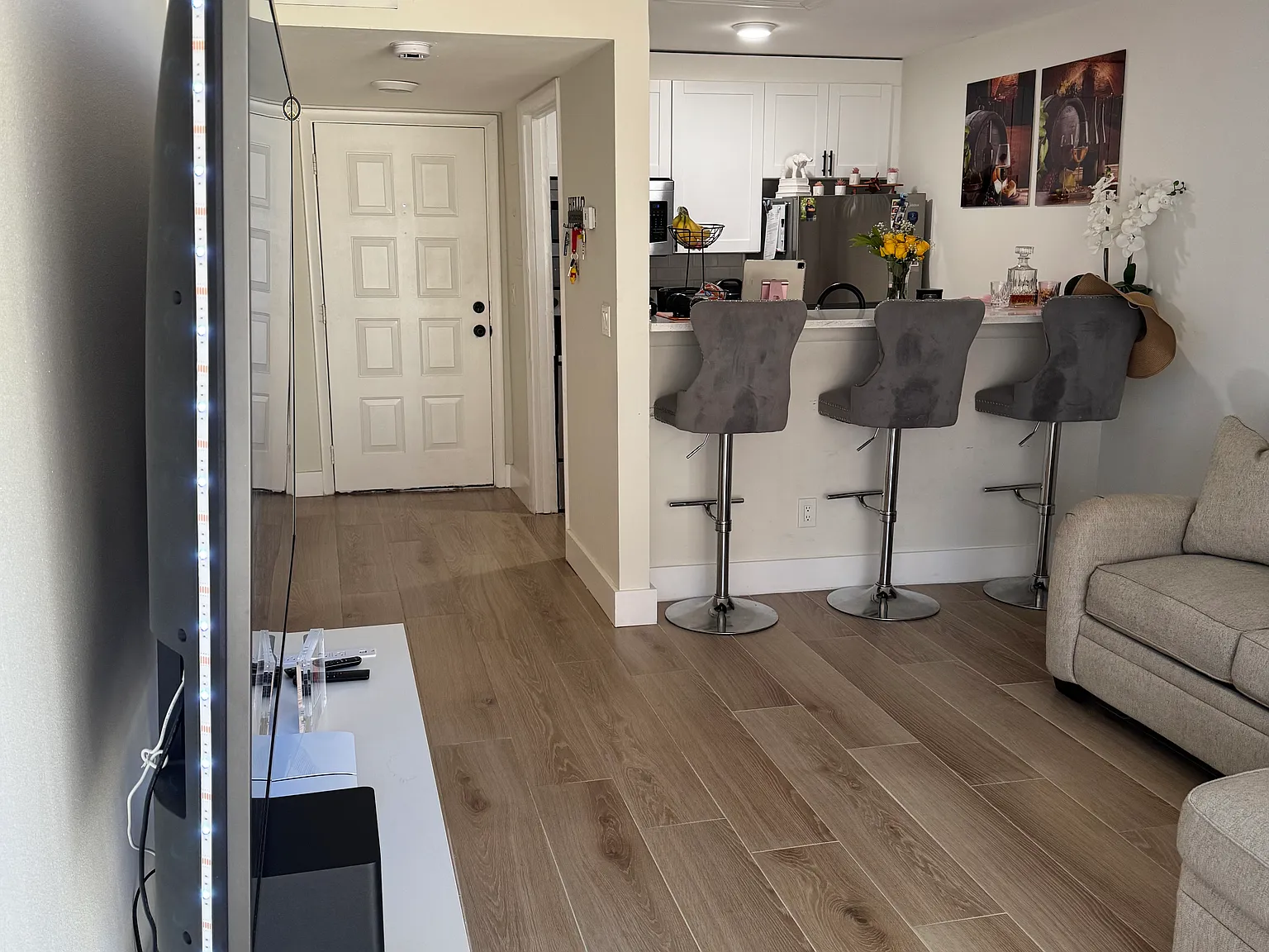 1 bed, 1000 sqft, $1,150 — Photo 2