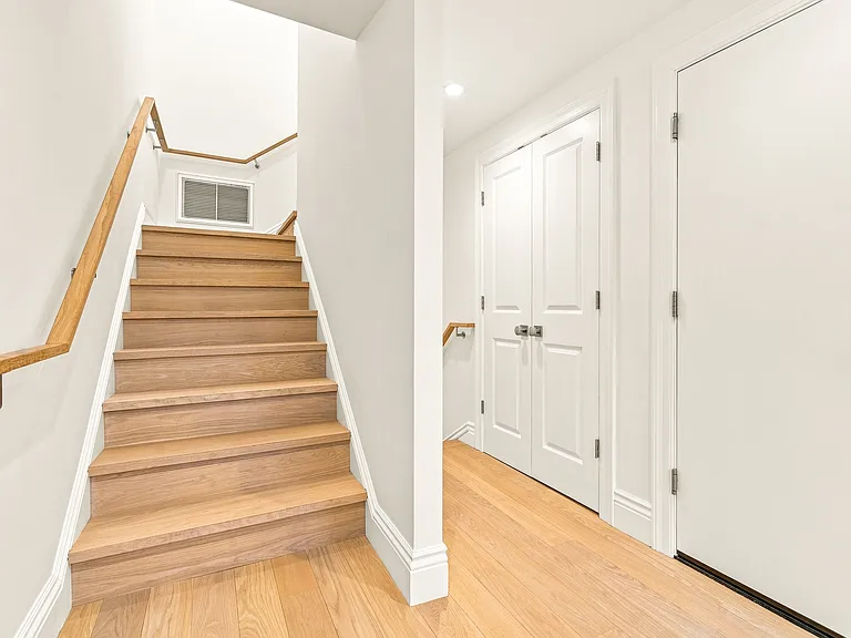 151 Nevada St — Photo 2
