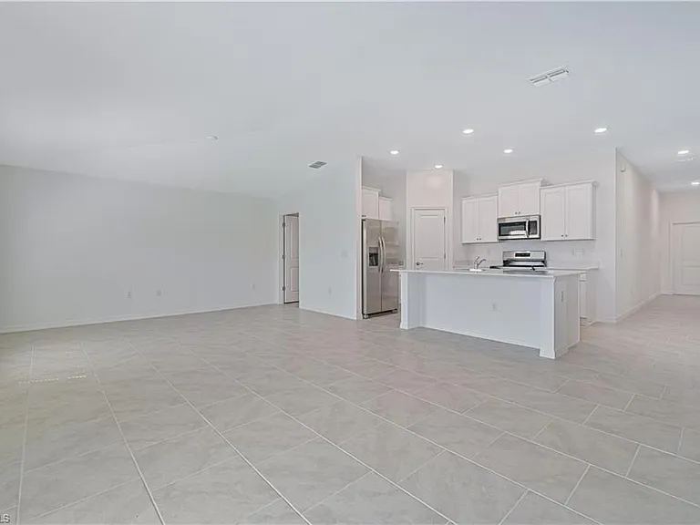 2901 SW 18th Pl — Photo 11