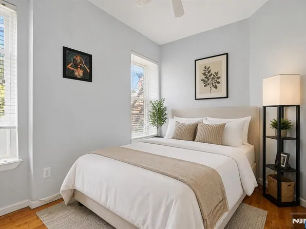 76 Bright St #202, Jersey City, NJ 07302