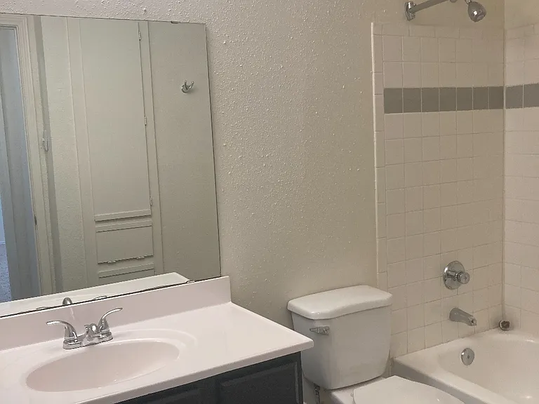 Dover Farms Apartments — Photo 46
