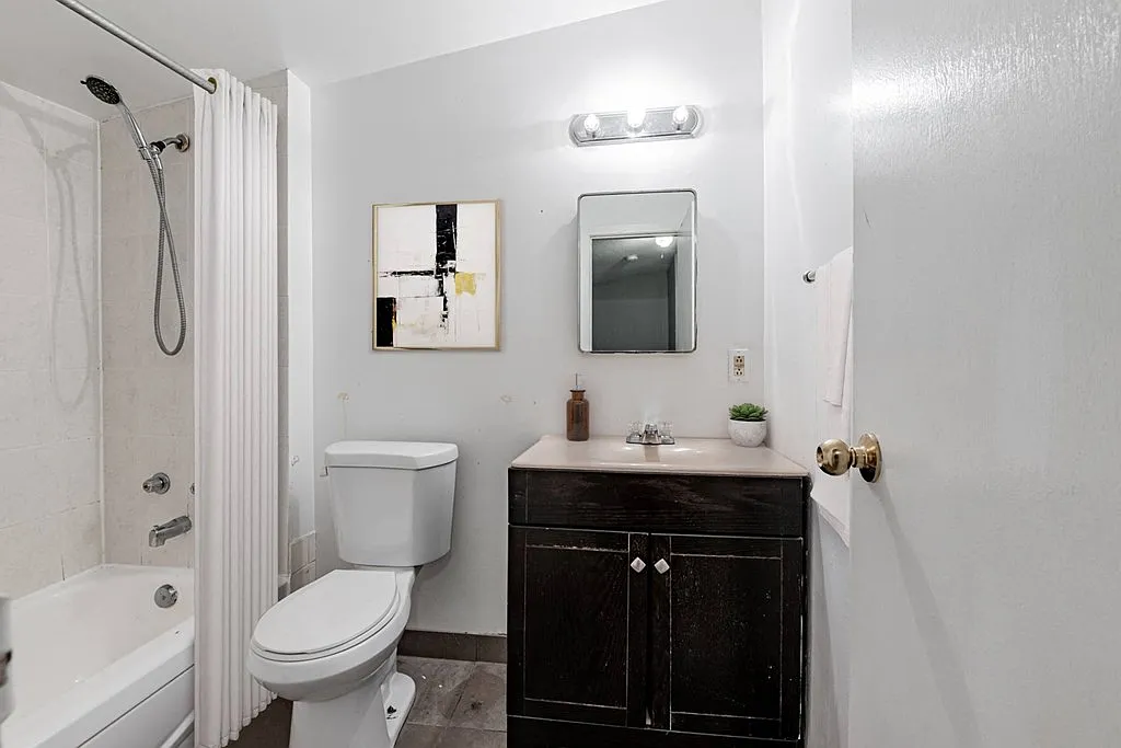1100 Hilliard Street — Photo 4