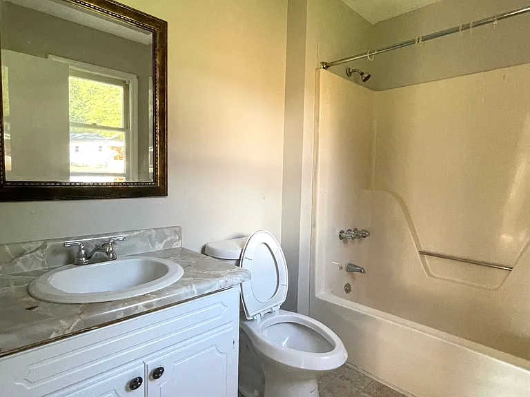 103 Smith Ct #103 — Photo 9