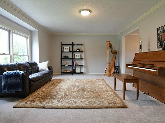 4th image of 500 Penny Cir