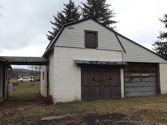 4th image of 118 Kunes St