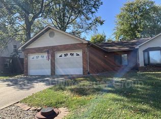 9 Old Orchard Ln, Glen Carbon, IL 62034