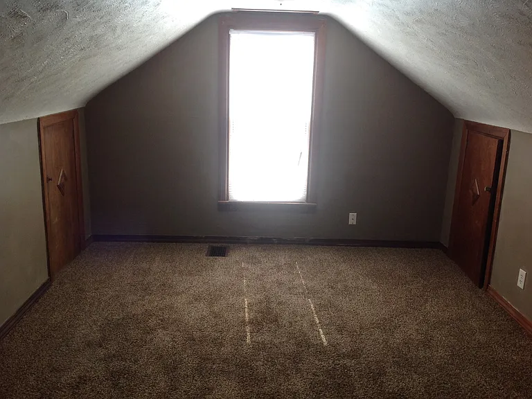 3612 Forest Ter — Photo 2