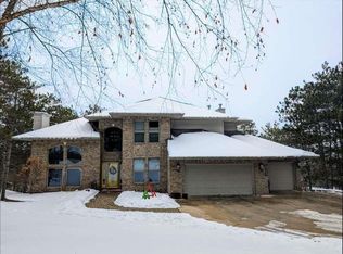 2551 Eastwood Rd, Decorah, IA 52101