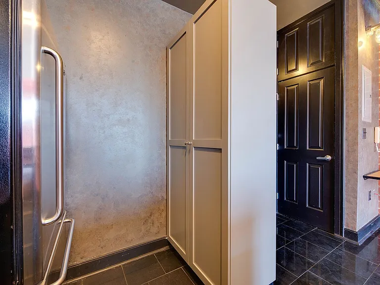 710 W Trade St #312 — Photo 11