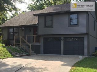 2420 Little Blue Ct, Liberty, MO 64068