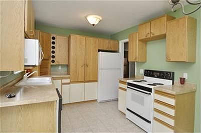 3rd image of 3446 Collingwood Ave SW