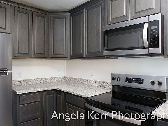 4th image of 614 S Mendenhall St APT B