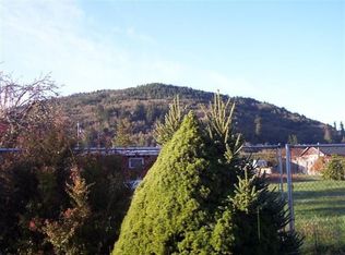 31 Church Ln, Klamath, CA 95548