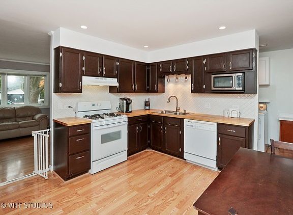 4th image of 36273 N Edgewood Dr