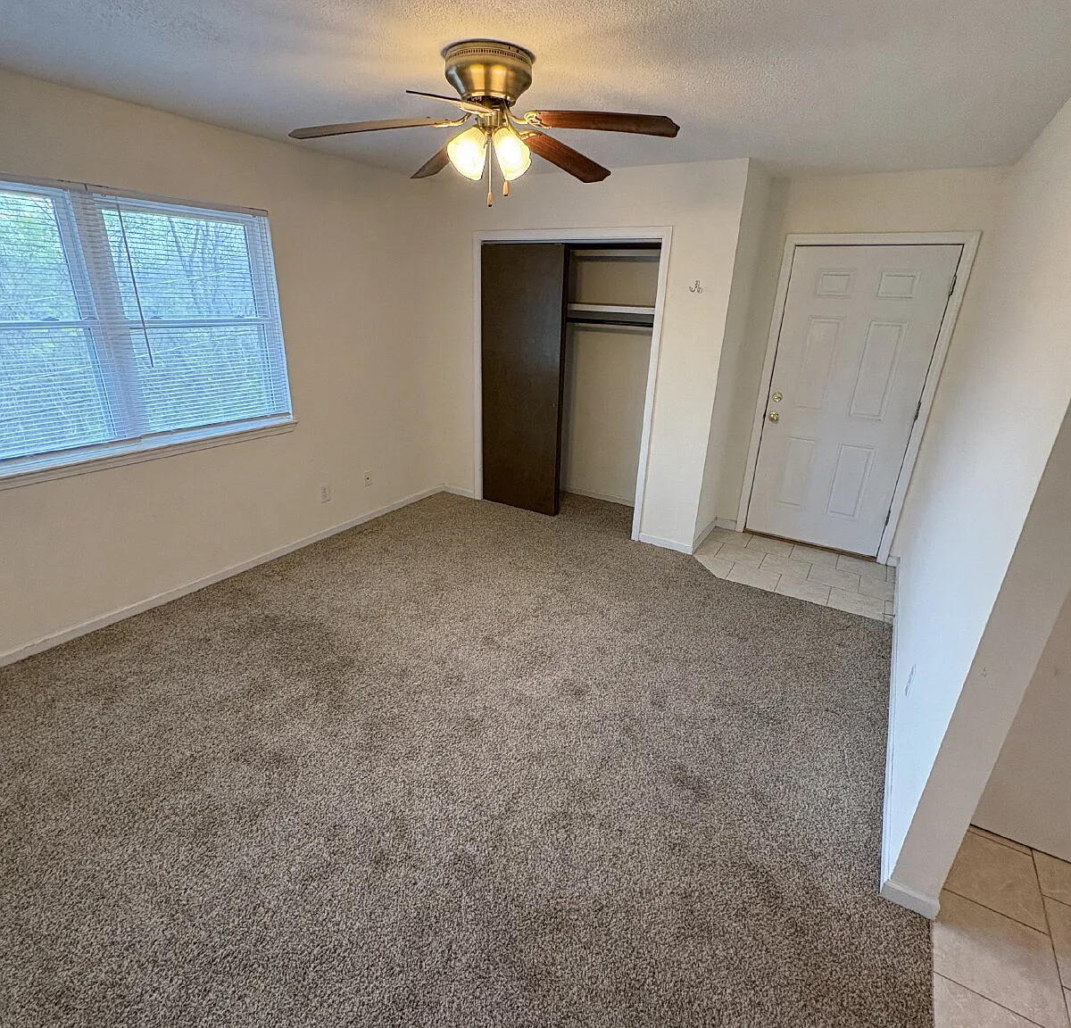 1 bed, 1.0 bath, 600 sqft, $850 — Photo 2
