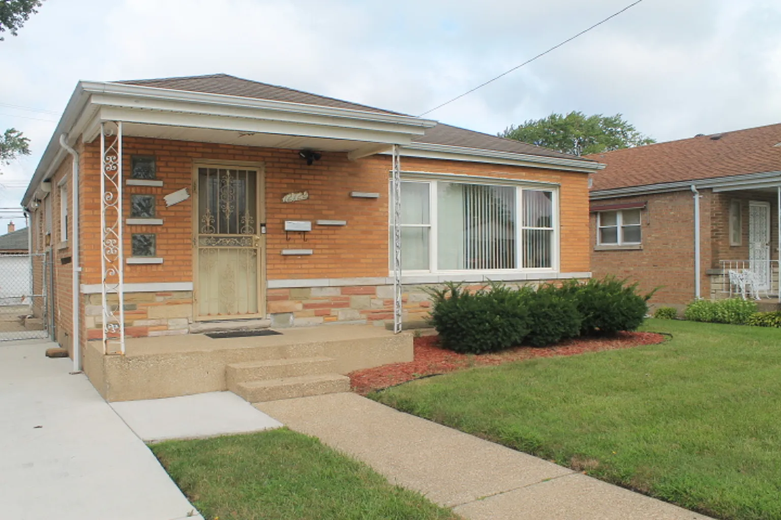 12722 S Laflin St photo 1