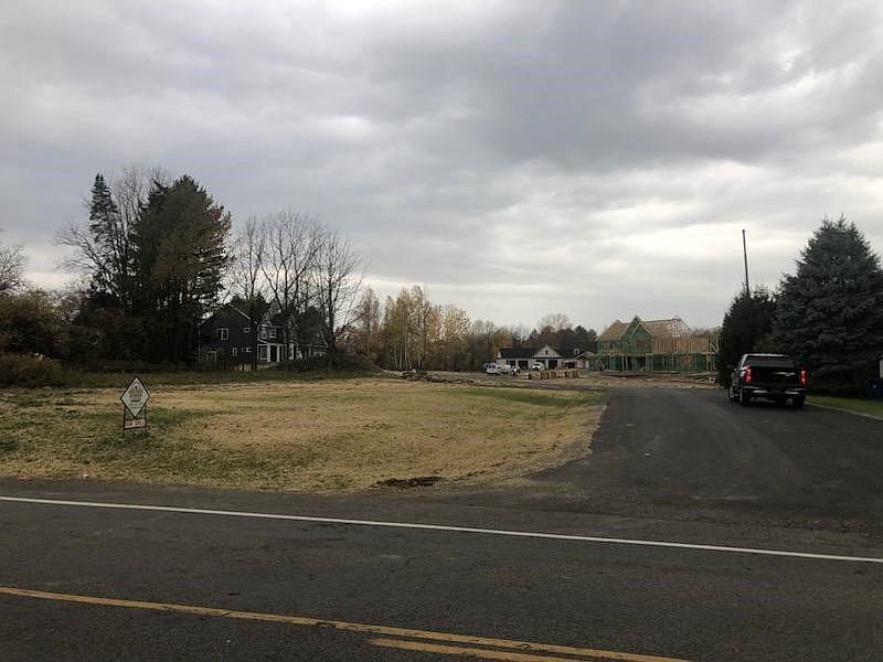 1st image of 3 Birch Forest Dr #1