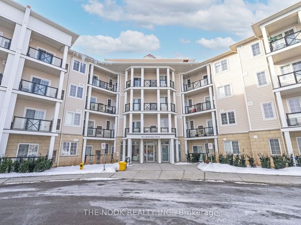 50 Lakebreeze Dr #205, Clarington, ON L1B 0V9