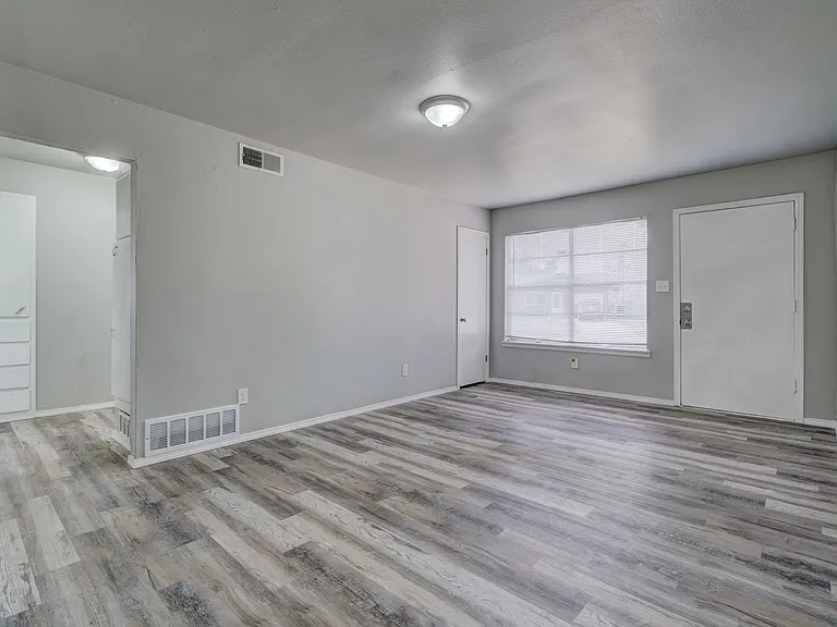 1200 McDonald Dr — Photo 3