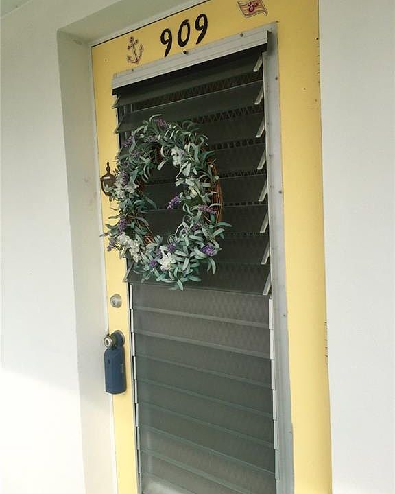 1st image of 1225 NW 21st St APT 909
