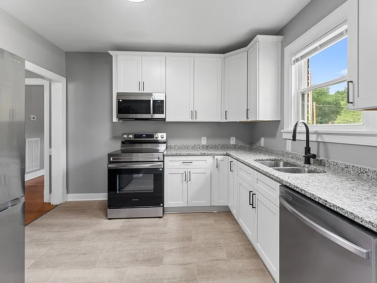 2501 Williams St — Photo 17