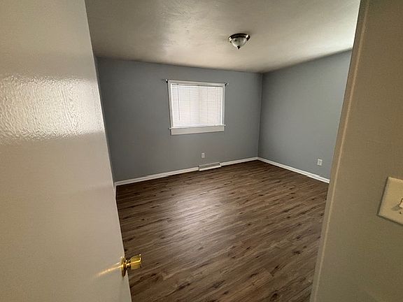 5th image of 176 Summerdale Ave NW